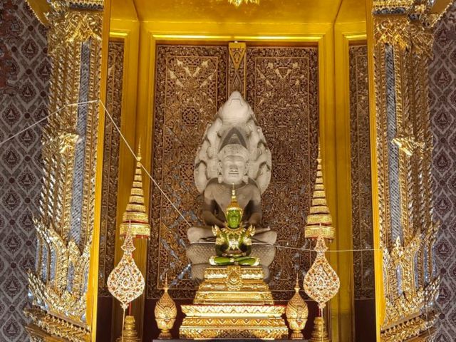 Feel like Heaven Palace: Reaching Nirvana State in Wat Phra Kaew