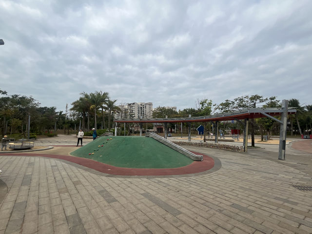 臨近洋浦濱海文化廣場