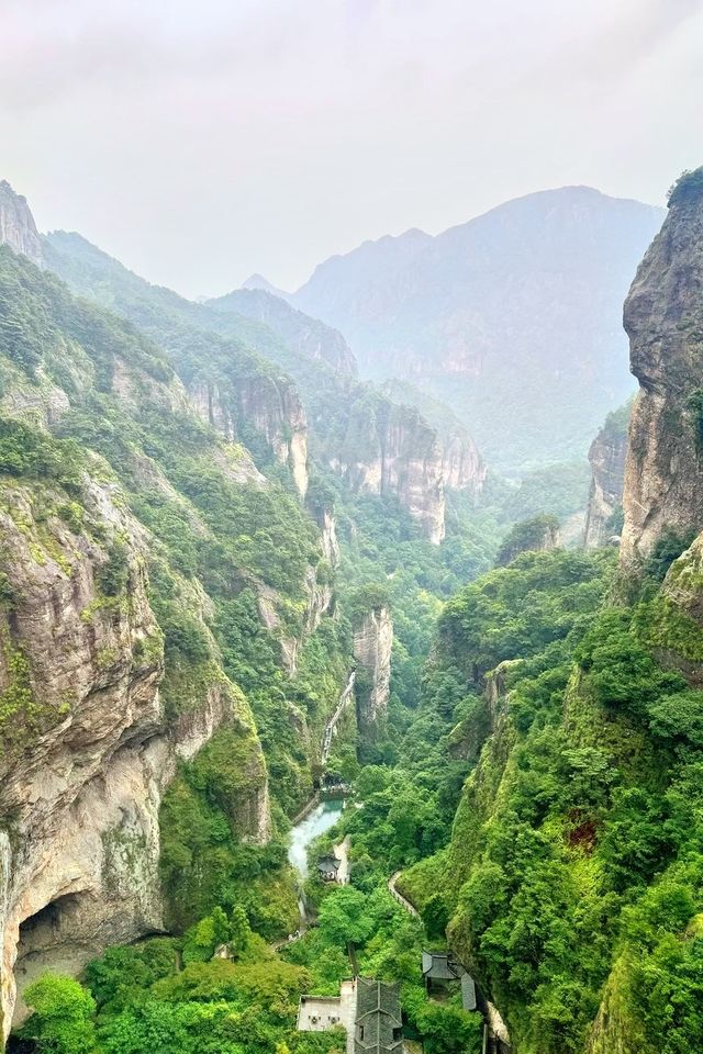 千萬別在雨季來雁蕩山，我怕你來了就不想走
