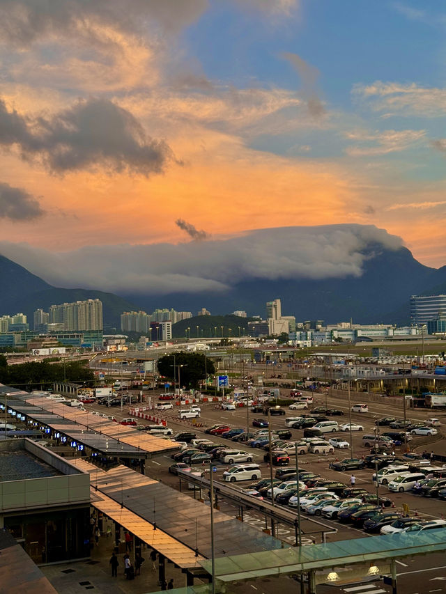 ✨救命！在HKG機場上空看到的晚霞美到窒息🌇！