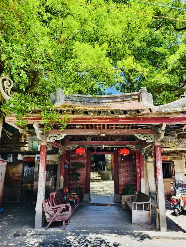 南太武山上的佛教寺廟