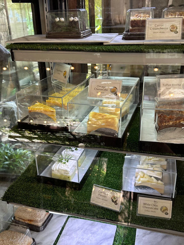 曼谷Onnut這間咖啡館☕️ 我能待上一輩子