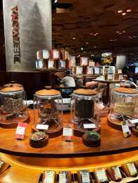One of the world largest Starbucks 🍺