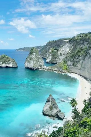 The sea in Bali is so healing