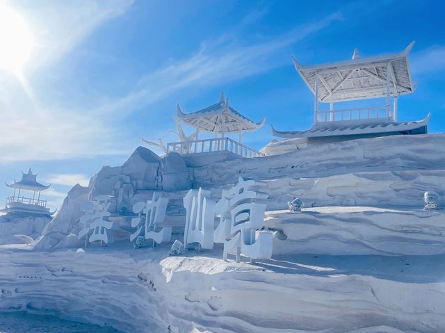冬天闖進茶卡鹽湖，被鹽雕的「冰與雪之歌」戳中了心