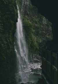 【懸浮的祕境】恩施屏山峽谷：邂逅仙境之旅