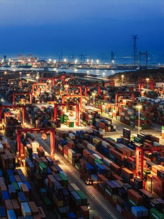 ｜ ตกลงไปในความมืดครึ้มสีน้ำเงินเข้ม