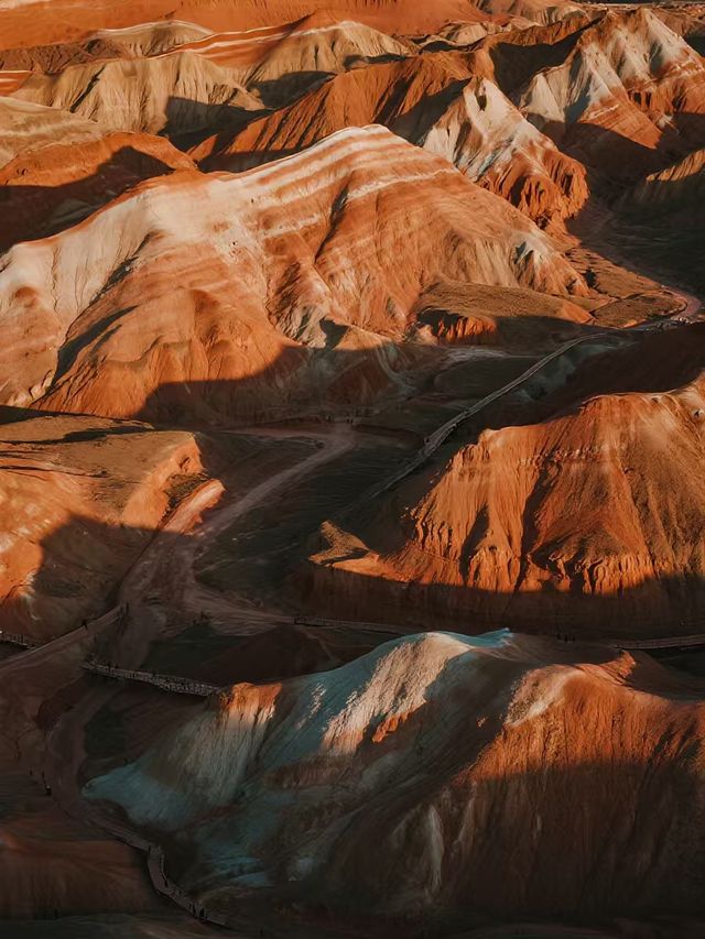 帶娃解鎖蘭州水墨丹霞!人少景美的親子秘境 帶娃解鎖蘭州水墨丹霞!人少景美的親子秘境