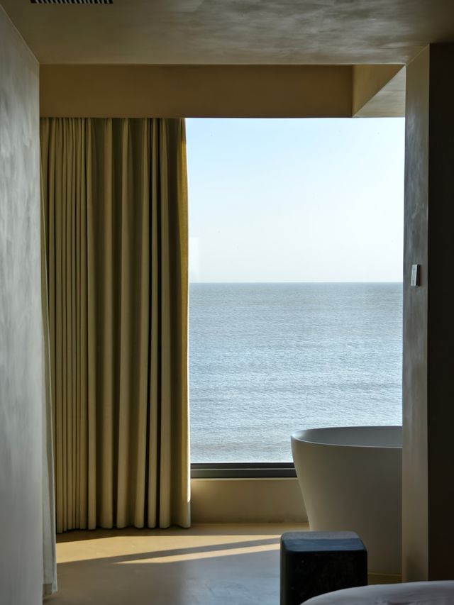 惠安必住藝術風酒店，躺著就能看海