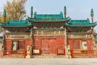 Daizhou Confucian Temple｜Unique Peacock Blue Glazed Tiles and Suspended Wooden Starry Ceiling