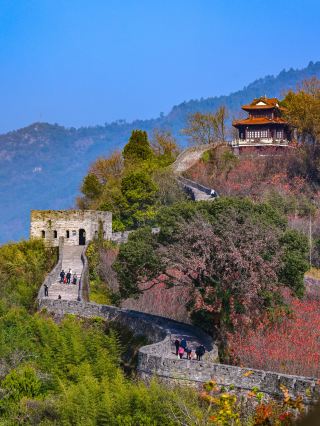 Built against the mountain and standing for a thousand years, it is the only living ancient city wall in the Yangtze River Delta region!