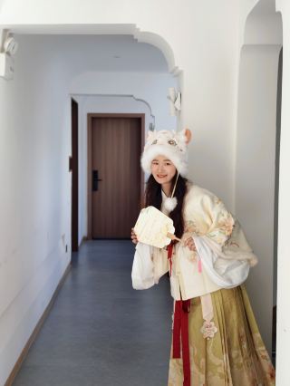 Shenzhen: Escape to a traditional Chinese courtyard and steal a moment of leisure from your busy life.