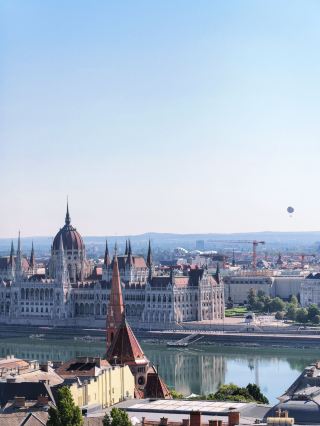 This 13-day European multi-country tour guide for the Mid-Autumn Festival is amazing