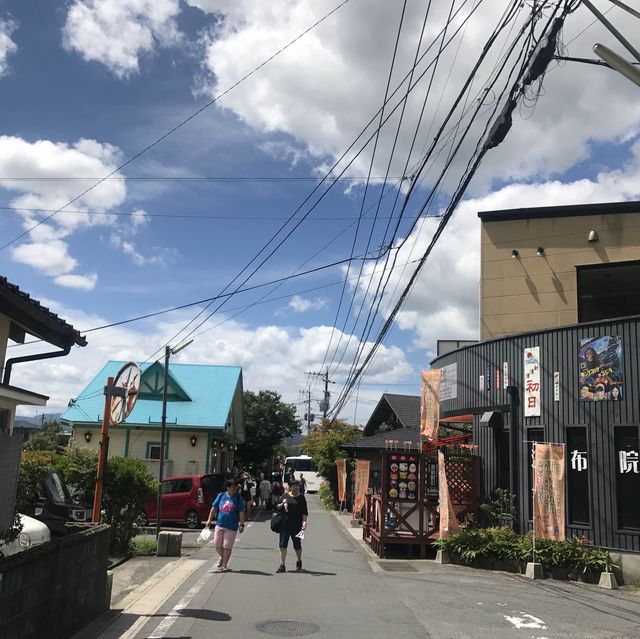 金鱗湖欣賞由布岳、湖泊、水上鳥居美麗景色