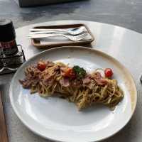 คาเฟ่ BRIX เปิดในโรงแรม Salil ริมแม่น้ำ