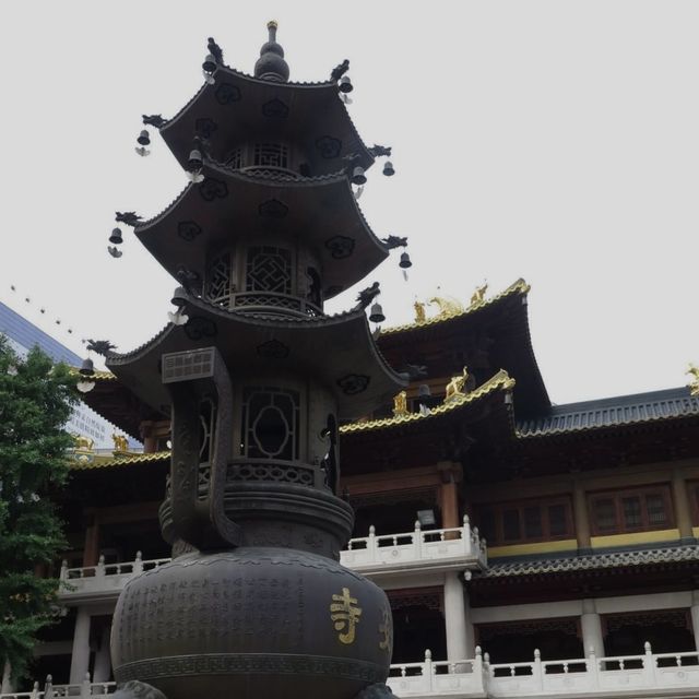 Jing An Temple in the Heart of Shanghai