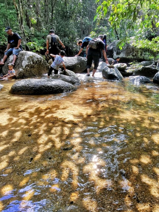 Gunung Ledang Waterfall exploration!