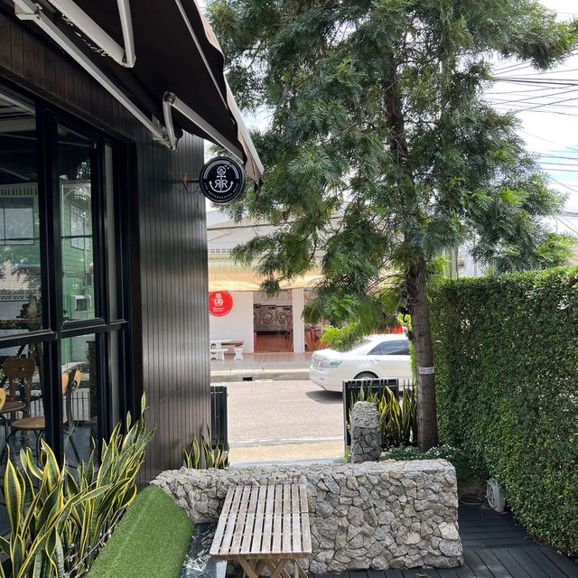 Rest & Roll  ร้านกาแฟเมืองประจวบคีรีขันธ์