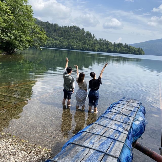 神秘魅力！北海道鹿追町然別湖中的「湖中鐵軌」夏日探秘 