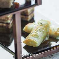 จิบชาริมน้ำกก 