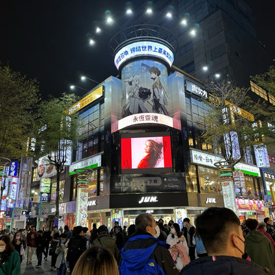 Men yigitning erektsiyasini kordim (porno)