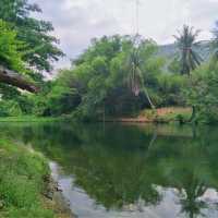 ภารกิจ ล่องเรือ ให้อาหารลิงที่ แก่งกระจาน