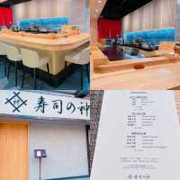 呢排工作辛勞，放假要食好野獎勵吓自己🧏🏻‍♀️揀咗位於元朗既元祖級omakase餐廳 「壽司之神」，約埋家姐，歎返個LUNCH順便傾吓心事❤️