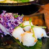 【主打精品食材和秘製湯底的火鍋店】
