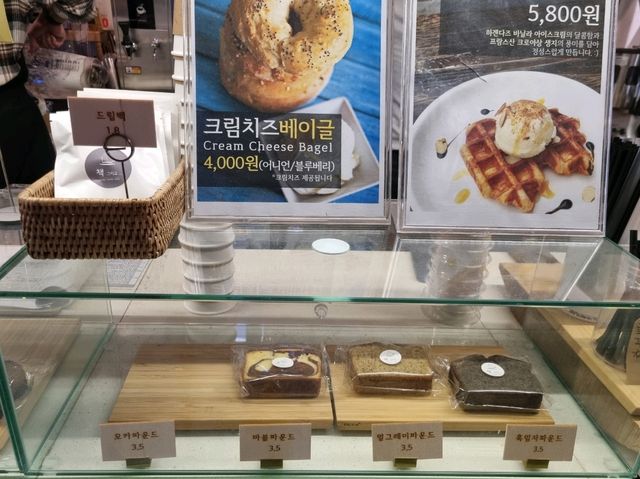 방배동, 이수역 예쁜 북 카페 [책그리고]