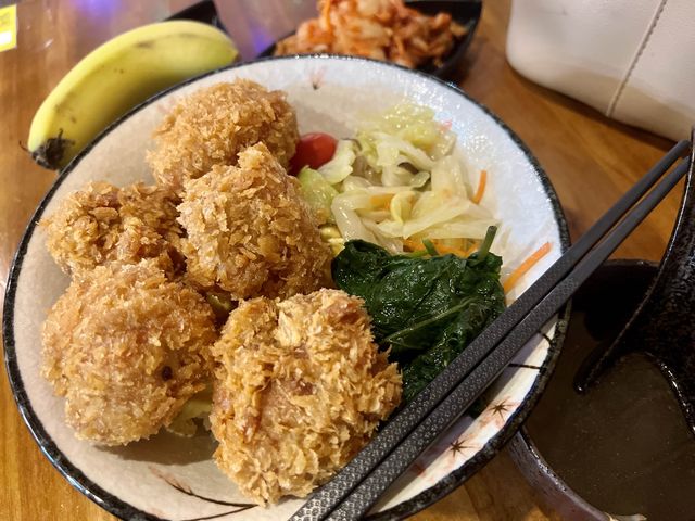 東湖捷運站附近美食｜福容燒肉丼，動物友善空間🐷，份量多又美味