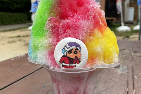 淡路島「カスカベ防衛隊かき氷（700円）」ニジゲンノモリのクレヨン