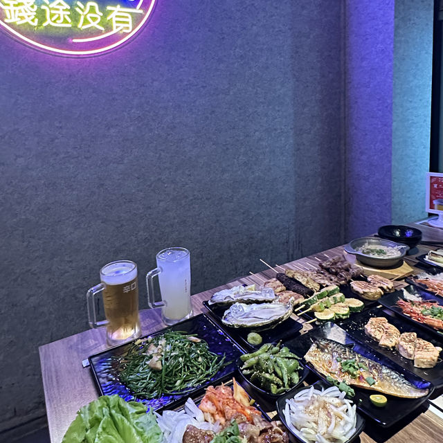 台北東區必吃小酌平價串燒，串在一起平價串燒！好吃、好氣氛，快來吃看看！