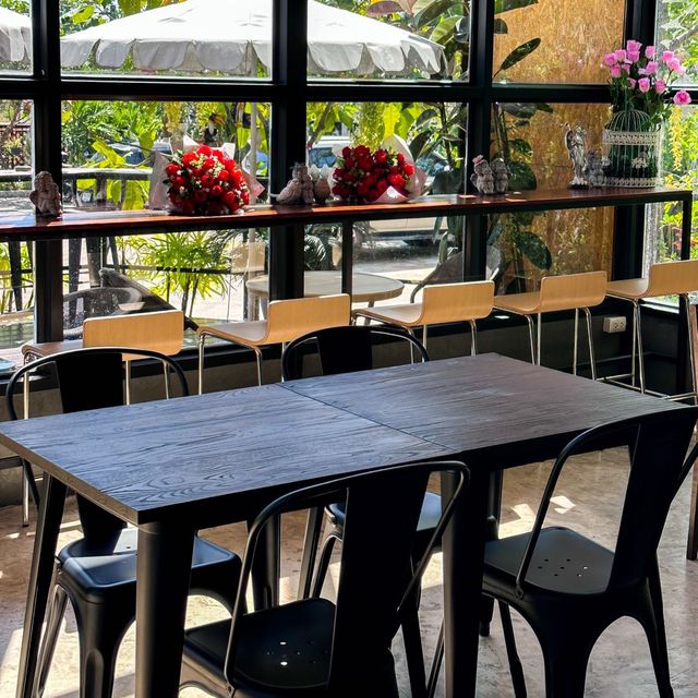 ร่มไม้คาเฟ่ คาเฟ่ริมทาง 304 ปราจีนบุรี