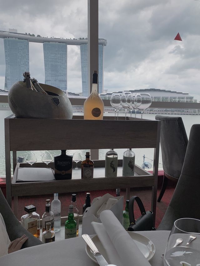 🇸🇬 | Michelin Restaurant with stunning view