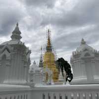 ‘วัดสวนดอก’ วัดดังเชียงใหม่รวมกู่เจ้านายฝ่ายเหนือ