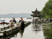 Xi Hu Lake - กลางสายฝน 