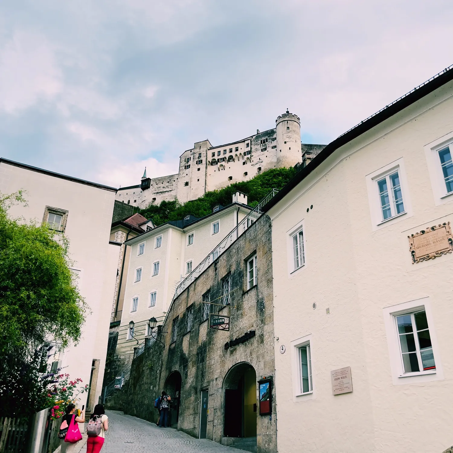The towering and huge castle-Haltzberg Fortress