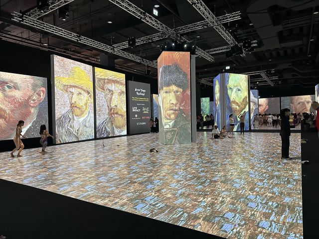 ชมงานศิลปะระดับโลก Van Gogh Alive