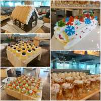 บุฟเฟต์มื้อกลางวันบรรยากาศคริสต์มาส