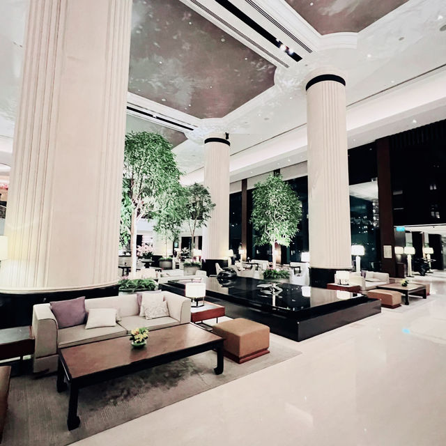 Luxurious lobby 