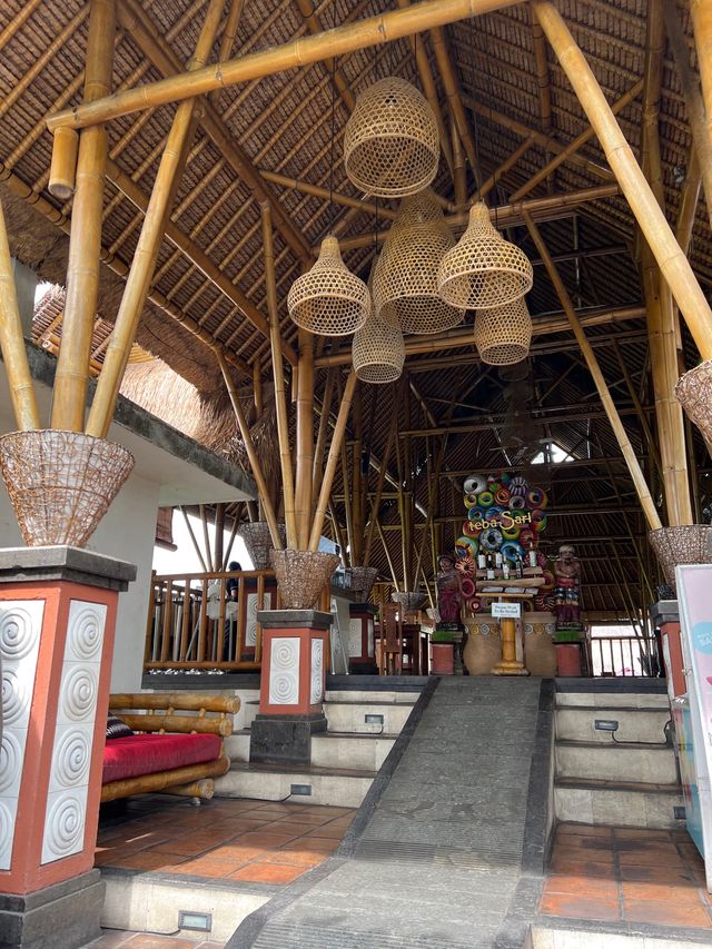 峇里田園餐廳🍴Ubud人氣水上用餐🙉Bebek Tebasari Resto☺️