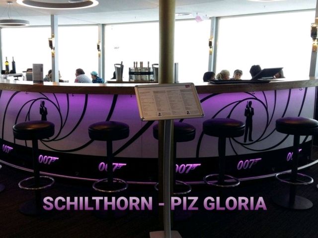 ห้องอาหารหมุนได้บนยอดเขา Schilthorn