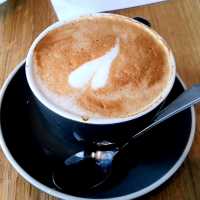 คาเฟ่น่ารักบรรยากาศอบอุ่นที่ Murren