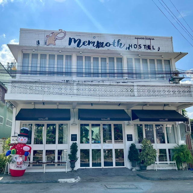 Memmoth Cafe & Hostel InLampang