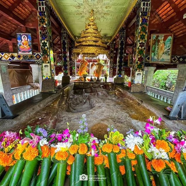 พระพุทธบาทสี่รอย