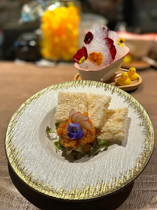 KABOOM餐廳：泰式風味，服務一流