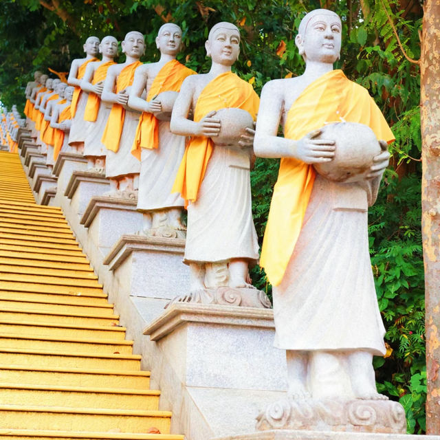 「曼谷蘇泰寺：古典與現代完美交融，展現泰國佛教文化的瑰麗風範」