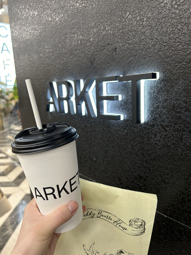 アジアで韓国初！出店！ヨイドで話題のオシャレカフェ✨