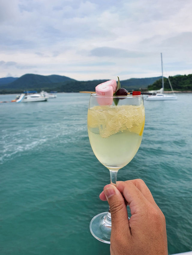 Ocean Marina Yacht Club ดื่มด่ำบรรยากาศทะเลพัทยา ✨