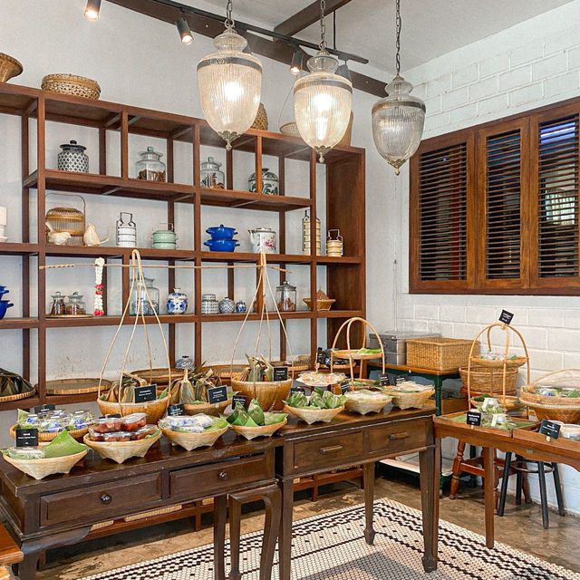 BAAN KAO NHOM | คาเฟ่ขนมไทยย่านเมืองเก่าอยุธยา